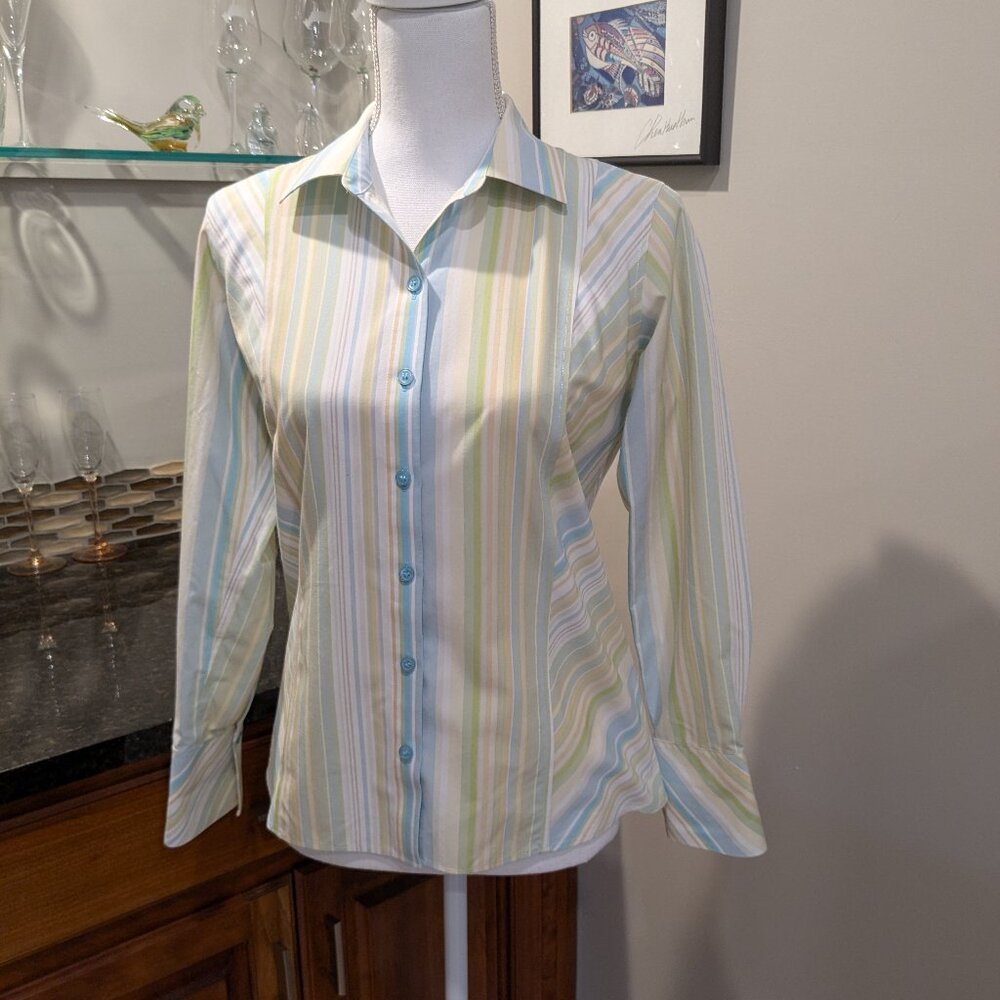 Liz Claiborne Petite 8 No Iron Long Sleeve Button Up Dress Shirt Pastel Stripes